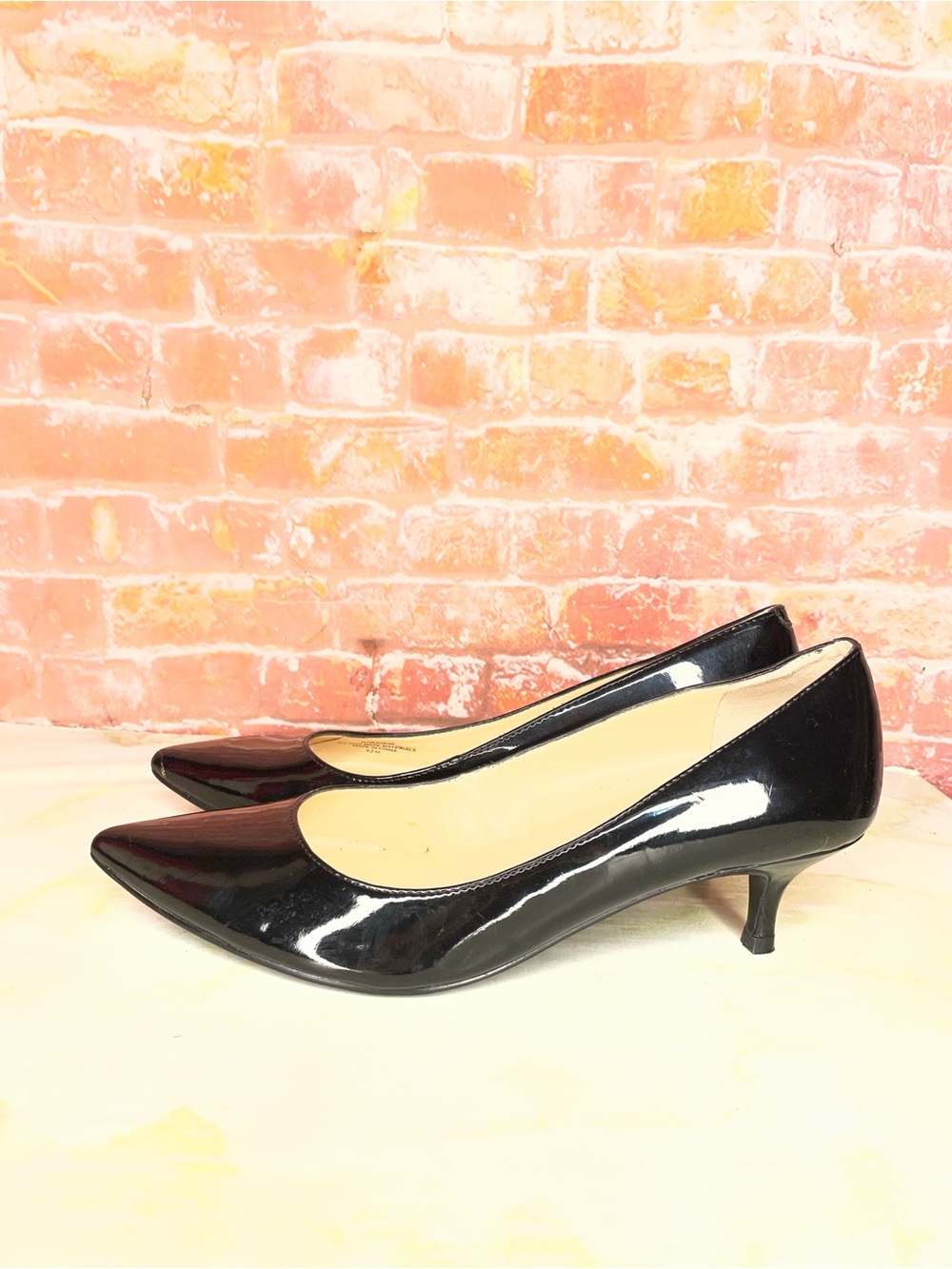 Vintage Guess Black Patent Leather Kitten Heels